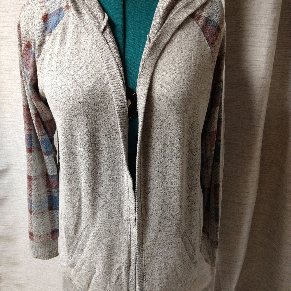 Soft open front sweater with hood-NWOT